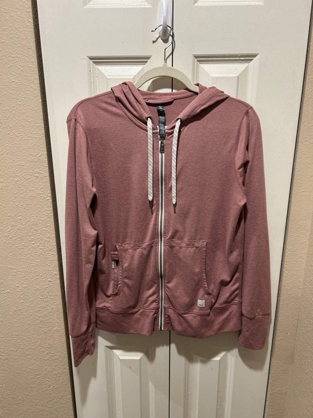 Vuori Full Zip Halo Hoodie in Tamarind size M - Picture 5 of 7